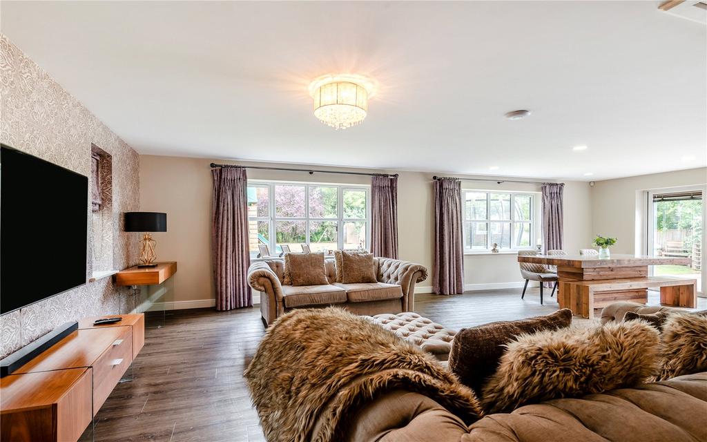 Kitchen/ Family Room