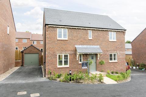 4 bedroom detached house for sale, Burdock Drive, Lutterworth