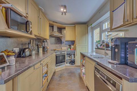 4 bedroom semi-detached house for sale, Marshalls Close, Rayleigh, SS6