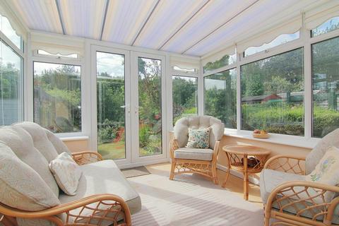 1 bedroom semi-detached bungalow for sale, The Fairway, Stanningley, Pudsey