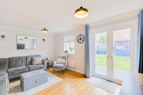 2 Clos Maedref, Radyr, Cardiff, CF15 8DS