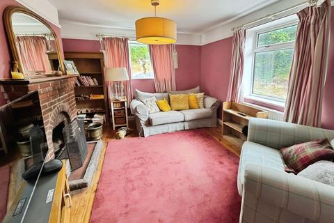 4 bedroom detached house to rent, Poulton Hill, Marlborough, SN8 1AZ