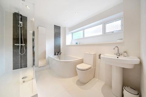 4 bedroom detached house for sale, Dunedin Drive, Caterham CR3