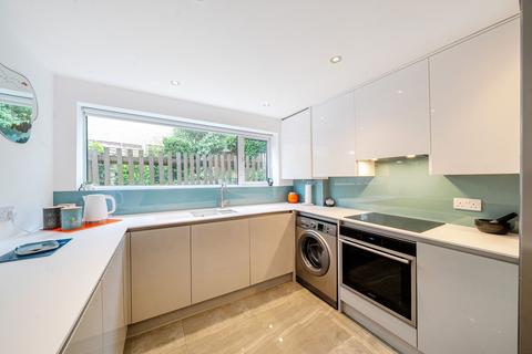 4 bedroom detached house for sale, Dunedin Drive, Caterham CR3