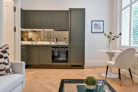 1 bedroom flat for sale, 21 Holland Park Gardens, Holland Park, W14