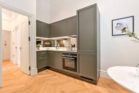 1 bedroom flat for sale, 21 Holland Park Gardens, Holland Park, W14