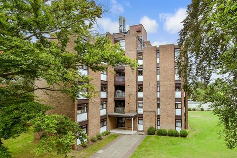 Woodcote Road, Wallington, Surrey