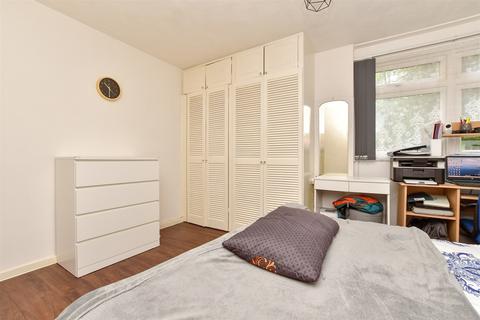 2 bedroom ground floor flat for sale, The Albany, Wallington SM6