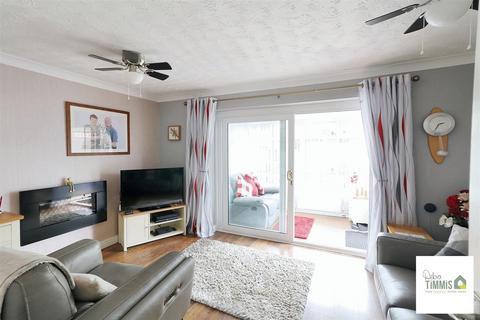 3 Dairyfields Way, Stoke-on-trent, ST1 6XJ