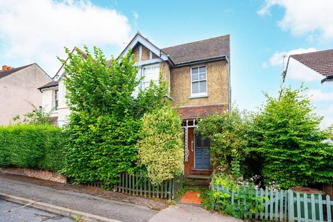 Moreton Road, Worcester Park, KT4