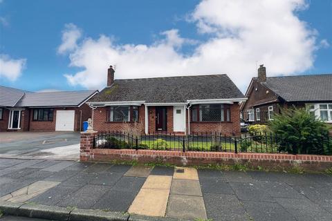 3 bedroom detached bungalow for sale, Coppice Avenue, Sale