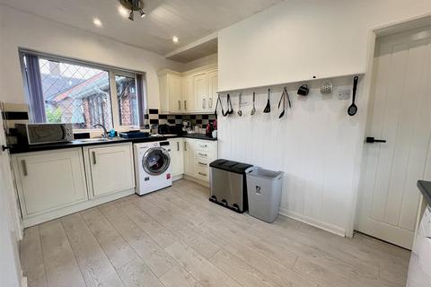 3 bedroom detached bungalow for sale, Coppice Avenue, Sale