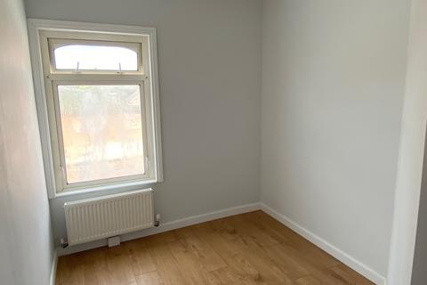 3 bedroom terraced house for sale, Freehold Street, Queens Park, NN2 6EW