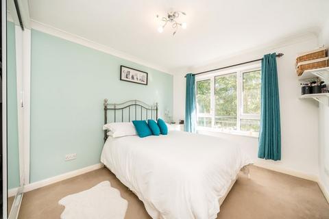 undefined, Varsity Drive, Twickenham TW1