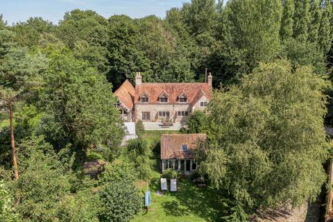 undefined, Exceptional 16th-Century Home with Barn and Annexe in Saxlingham