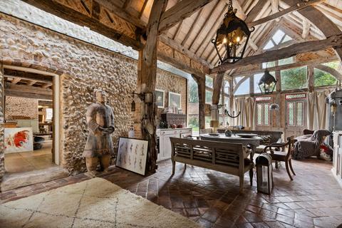 undefined, Exceptional 16th-Century Home with Barn and Annexe in Saxlingham