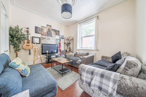 2 bedroom bungalow for sale, Goldsmith Avenue, Hampshire PO4