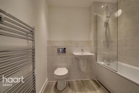 2 bedroom flat for sale, Dovestone Close, Grays