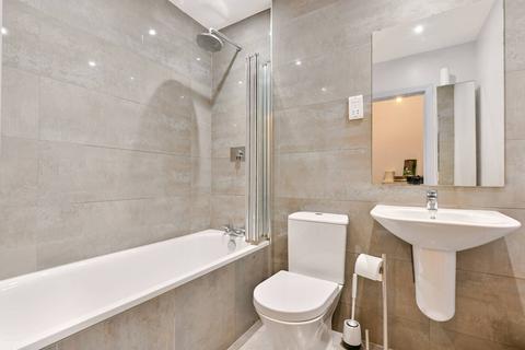 undefined, London Road, Mitcham, CR4