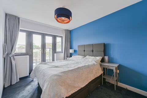 undefined, London Road, Mitcham, CR4