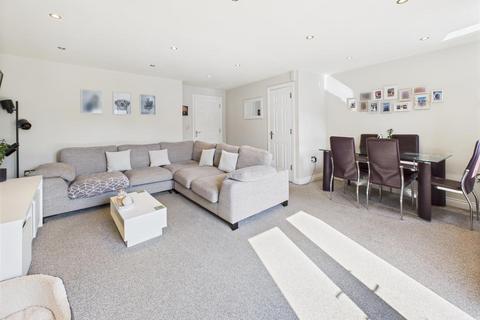 2 Beamont Walk, Brockworth, Gloucester, GL3 4BL