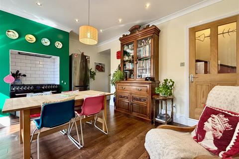undefined, Dolphin Terrace, Bradford BD13