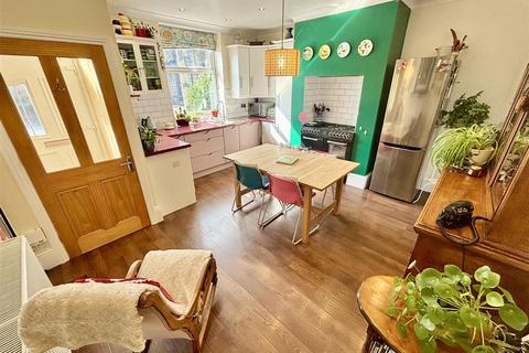 undefined, Dolphin Terrace, Bradford BD13