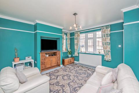 10 Ashfield, Bradford, BD4 9RL