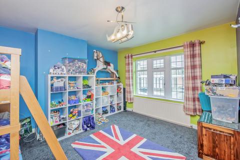 10 Ashfield, Bradford, BD4 9RL