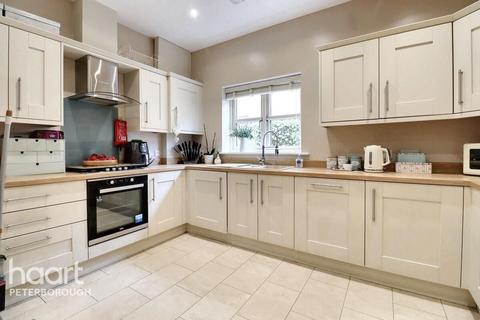 19 Eastlands, Crowland, Peterborough, PE6 0JF