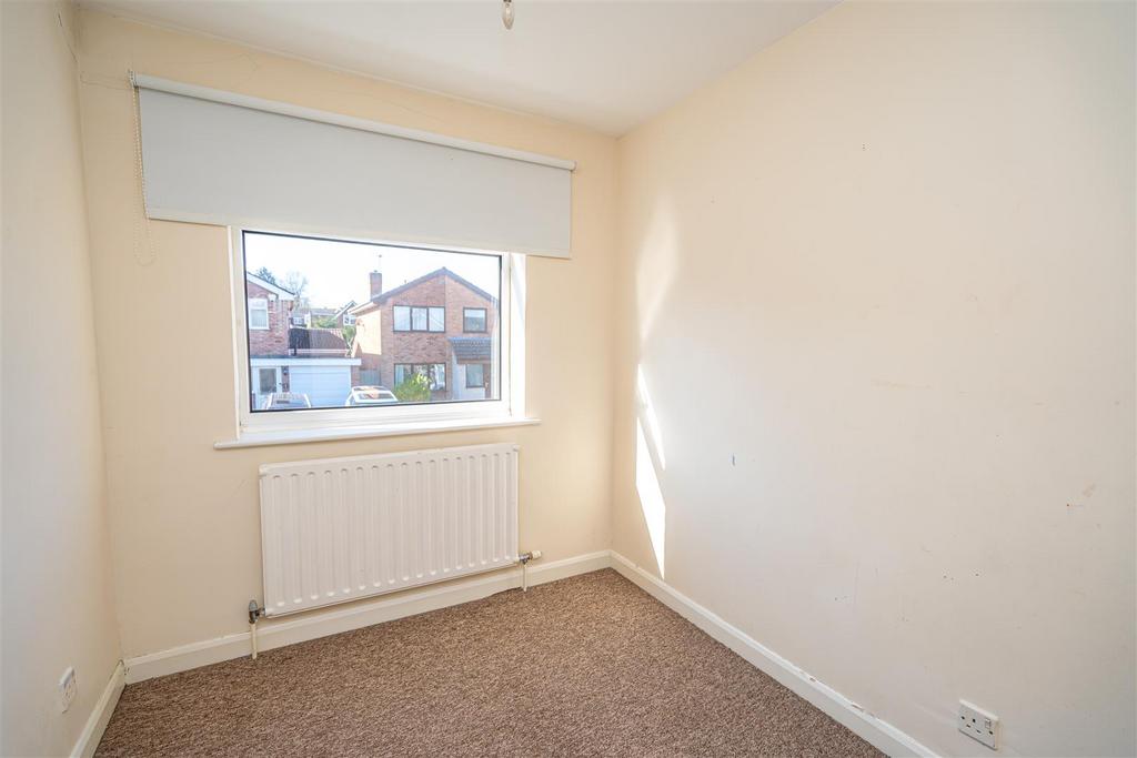 4 Easthall Close Bedroom.jpg