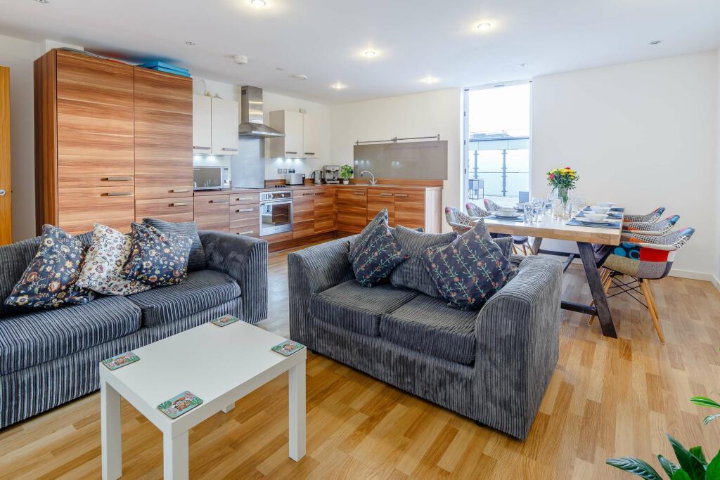 Davidson Frost-Wellings, DFW, Bletchley Court, Liv