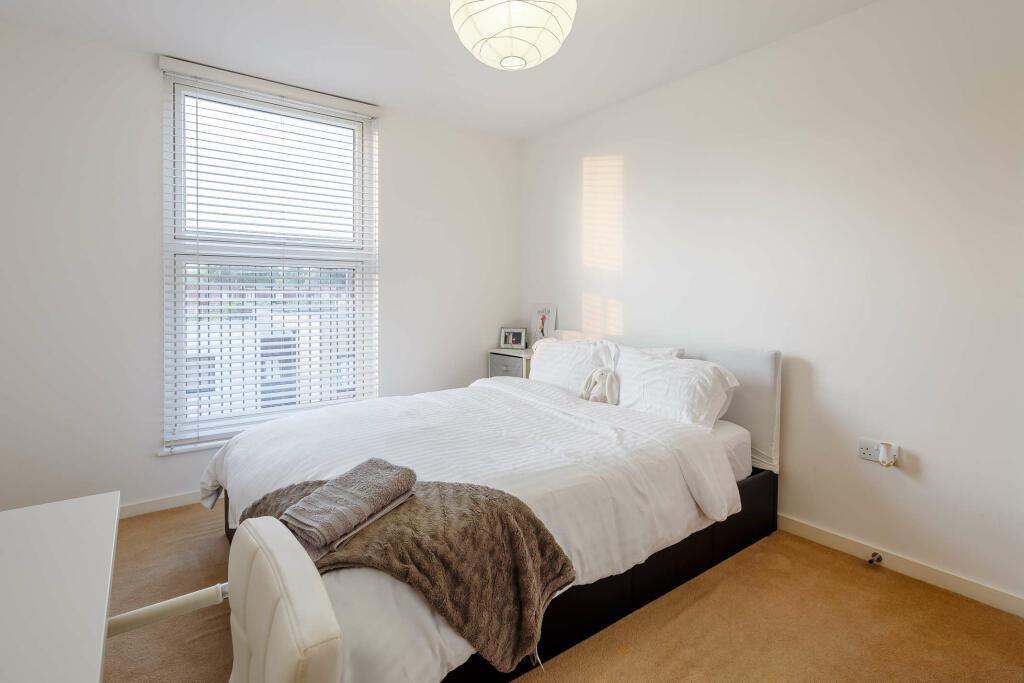 Davidson Frost-Wellings, DFW, Bletchley Court, Bed