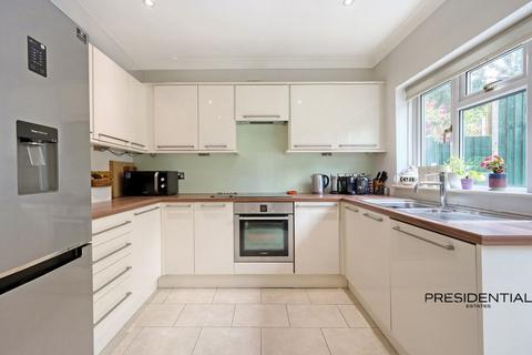 2 bedroom house for sale, High Gables, Loughton IG10
