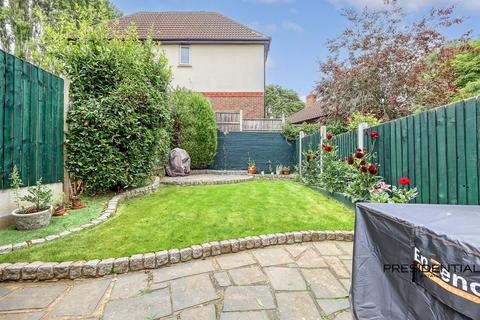 2 bedroom house for sale, High Gables, Loughton IG10