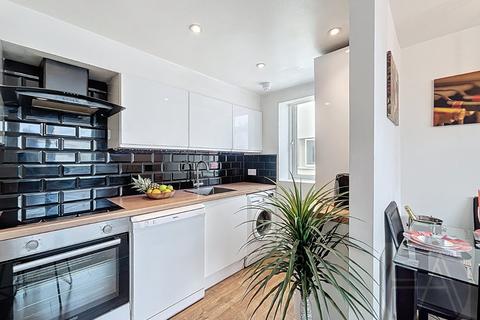 2 bedroom apartment for sale, 5 Royal Quay, Merseyside L3