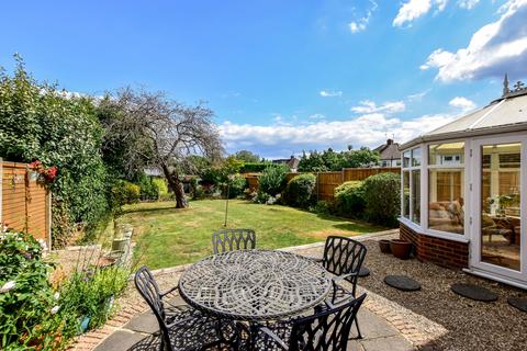 4 bedroom detached house for sale, Woodside Road, Watford, WD25