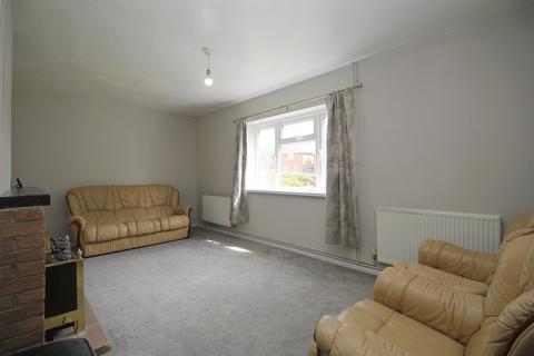 3 bedroom semi-detached house to rent, Schofield Road, Loughborough, LE11