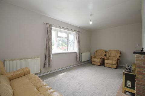 3 bedroom semi-detached house to rent, Schofield Road, Loughborough, LE11