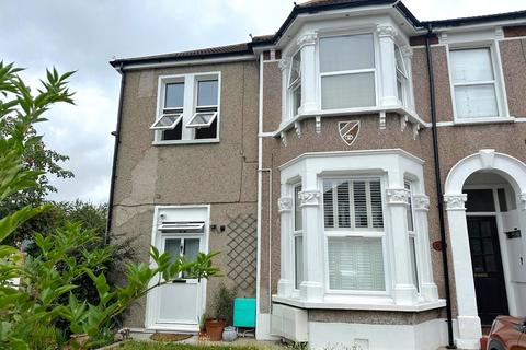 61d Broadfield Road, London, SE6 1NQ