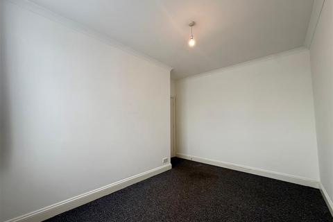 2 bedroom property to rent, South Street, Romford