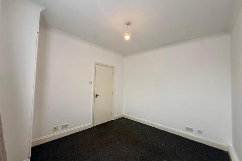 2 bedroom property to rent, South Street, Romford