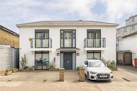 New Park Road, London SW2