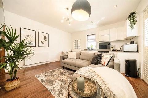 1 bedroom flat for sale, New Park Road, London SW2