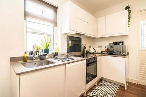 1 bedroom flat for sale, New Park Road, London SW2