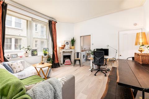 Prince of Wales Drive, London, SW11