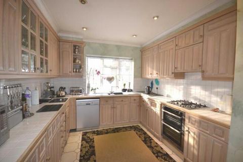 undefined, Beech Avenue, London N20