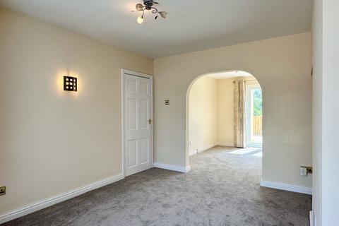 3 bedroom semi-detached house to rent, Ael-Y-Bryn Road, Fforestfach, SA5