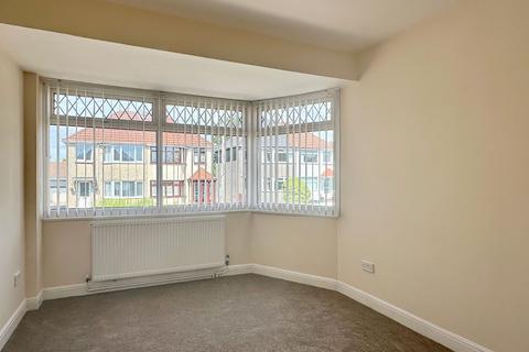 3 bedroom semi-detached house to rent, Ael-Y-Bryn Road, Fforestfach, SA5