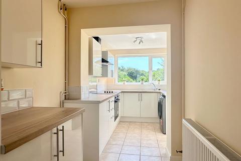 3 bedroom semi-detached house to rent, Ael-Y-Bryn Road, Fforestfach, SA5